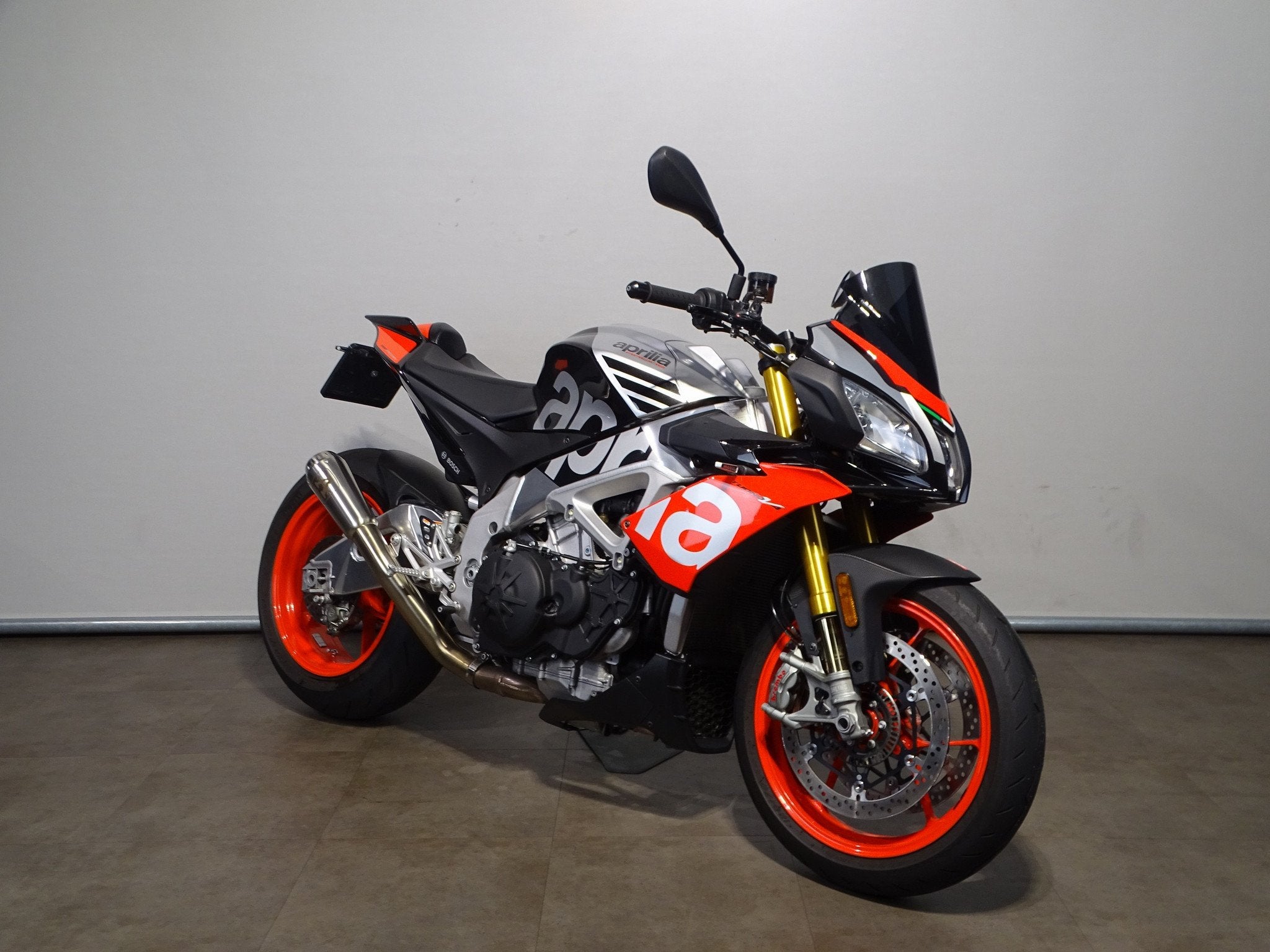 Aprilia Tuono V4 1100 FACT SUPERPOLE, Motoren, Super Sport, Meer dan 35 kW, Gebruikt, Bedrijf