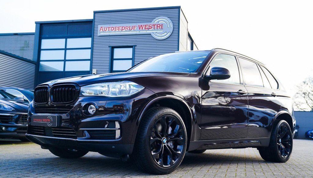 BMW X5 XDrive50i High Executive | HuD | HarmanKardon | Stuur, Automaat, Gebruikt, Bruin, Bedrijf