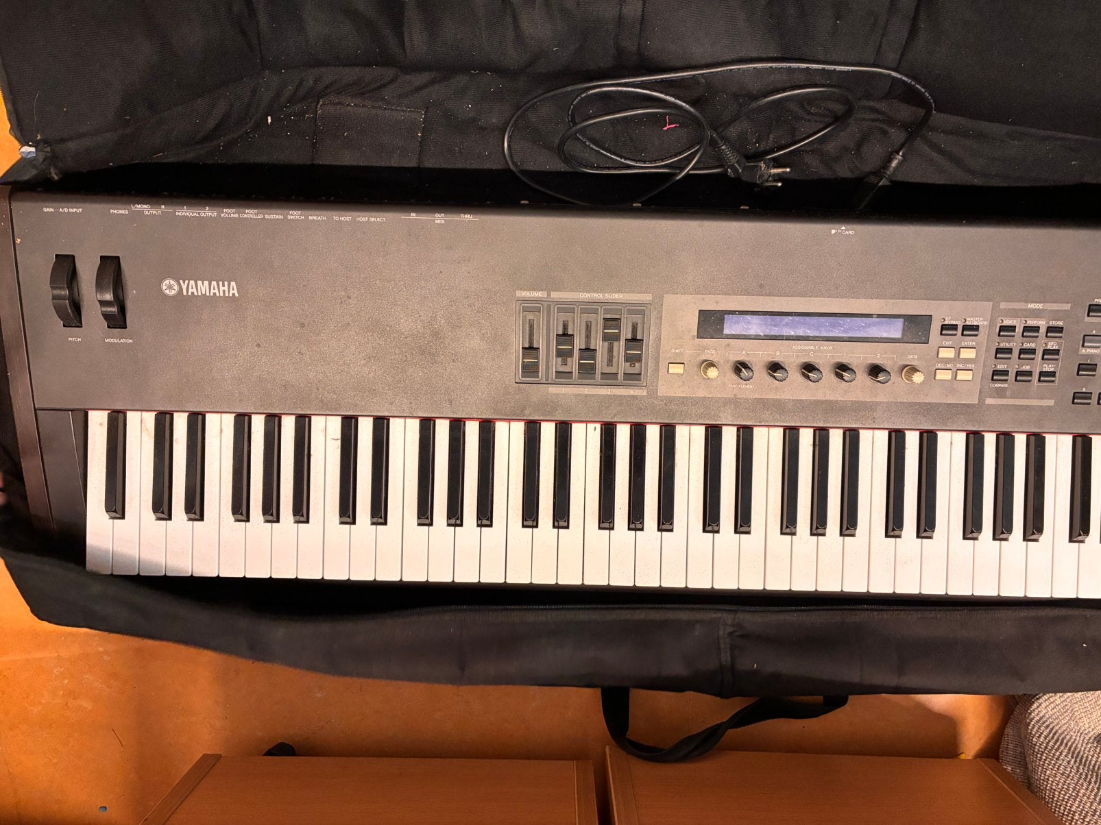 Yamaha S80 Synthesizer / Stage Piano – 88 Gewogen Toetsen, Ophalen, Gebruikt, Zwart, Piano
