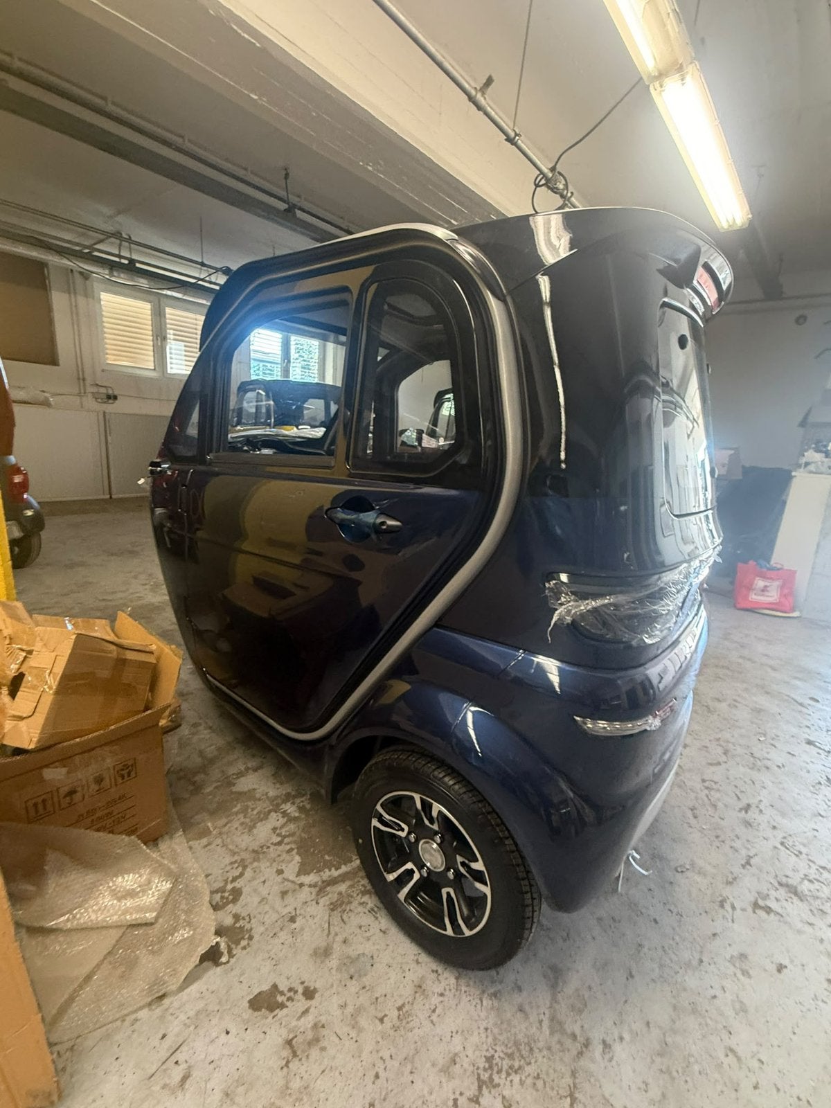 Nieuwe overdekte scootmobiel met garantie en factuur