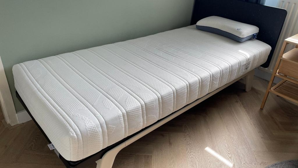 Auping 90x210 full bed with Adagio mattress and Cloud pillow, Ophalen, 90 cm, Eenpersoons, Zo goed als nieuw