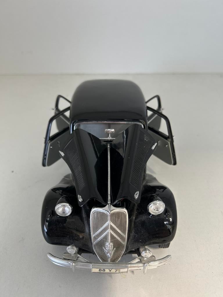 Citroën Traction Avant 15CV Zwart Modelauto, Ophalen of Verzenden, Zo goed als nieuw