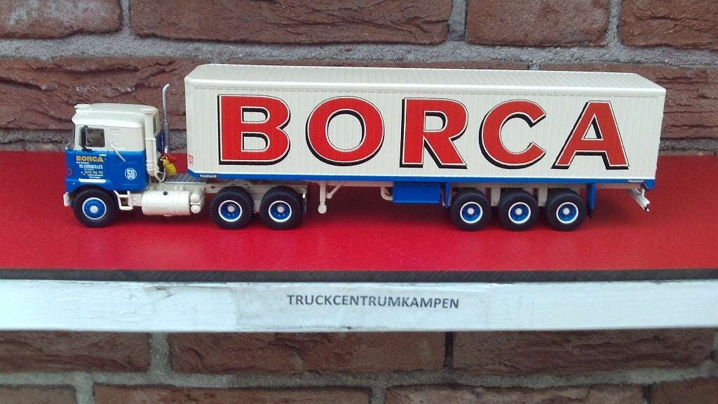 Tekno  Mack  F700  van  Borca  uit  Frankrijk.