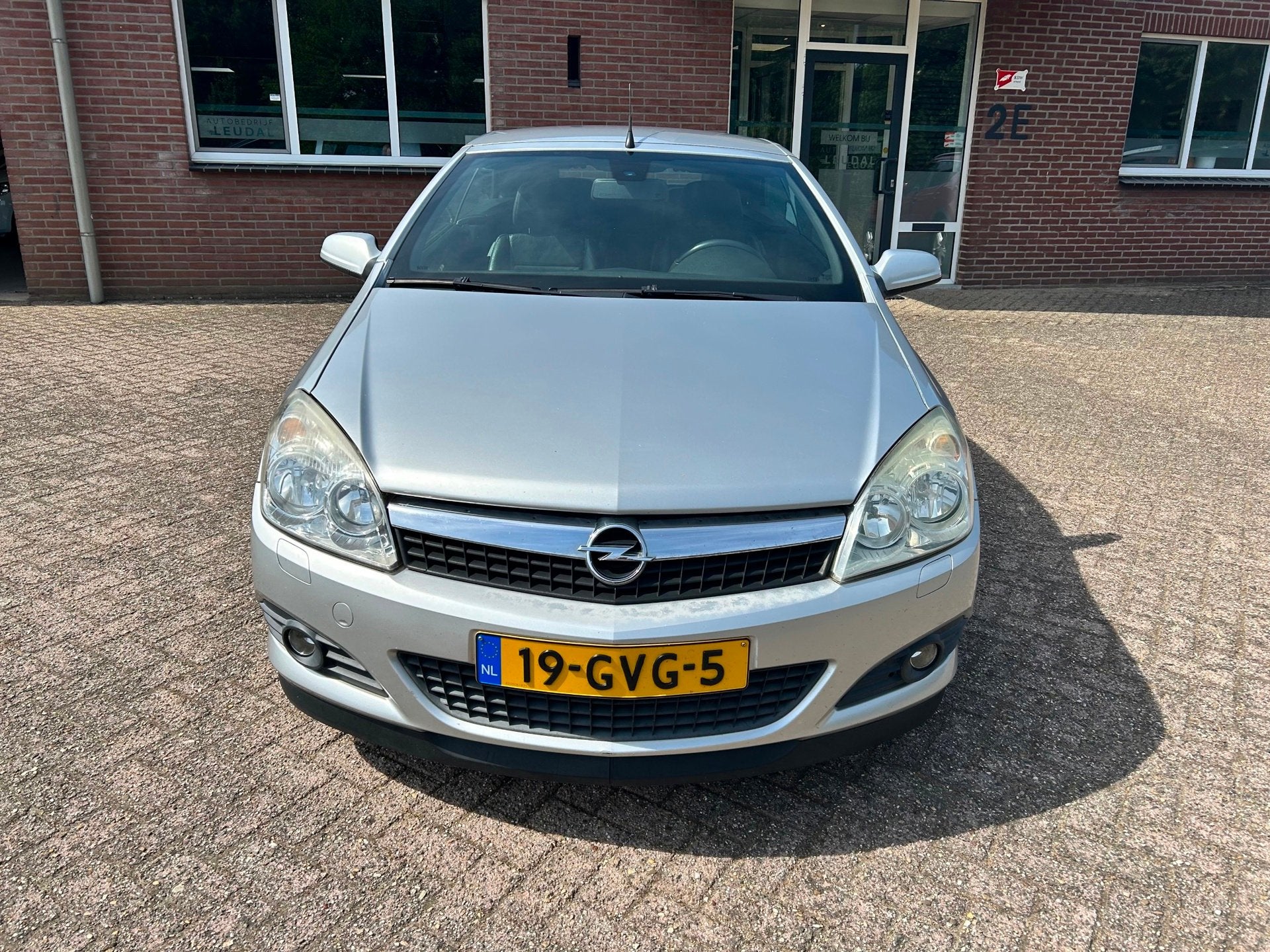 Opel Astra TwinTop 1.8 Temptation // APK 3-2-2027, Auto's, Gebruikt, 4 cilinders, Cabriolet, 4 stoelen