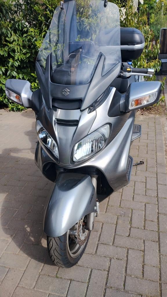 Suzuki Burgman 650 Executive nog geen 6000 km, Motoren, Motoren | Suzuki, Motorrijbewijs A, Gebruikt, Particulier, Automaat