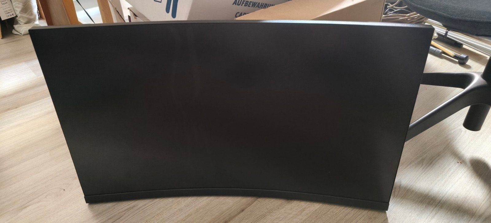 MSI G32CQ4 met barst in scherm., Ophalen
