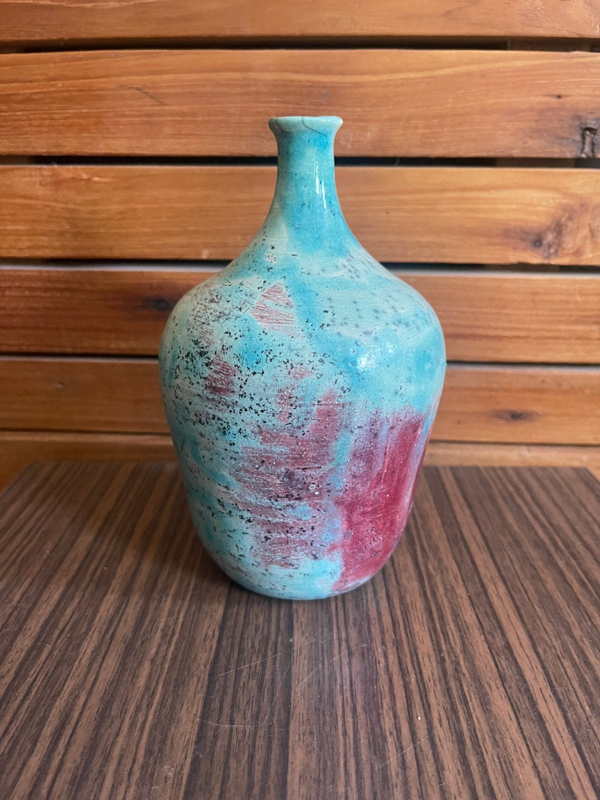 Prachtige vintage Raku gestookte vaas / flesvaas 17cm, Ophalen of Verzenden, Zo goed als nieuw, Rood