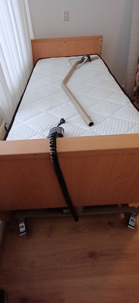Hoog laag bed met nieuw matras., Diversen, Ophalen, Zo goed als nieuw