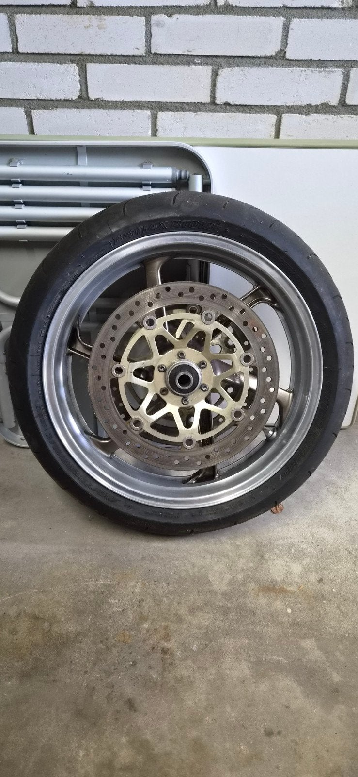 Honda Fireblade 900RR sc33 voorwiel 17 inch upgrade., Motoren, Onderdelen | Harley-Davidson, Ophalen