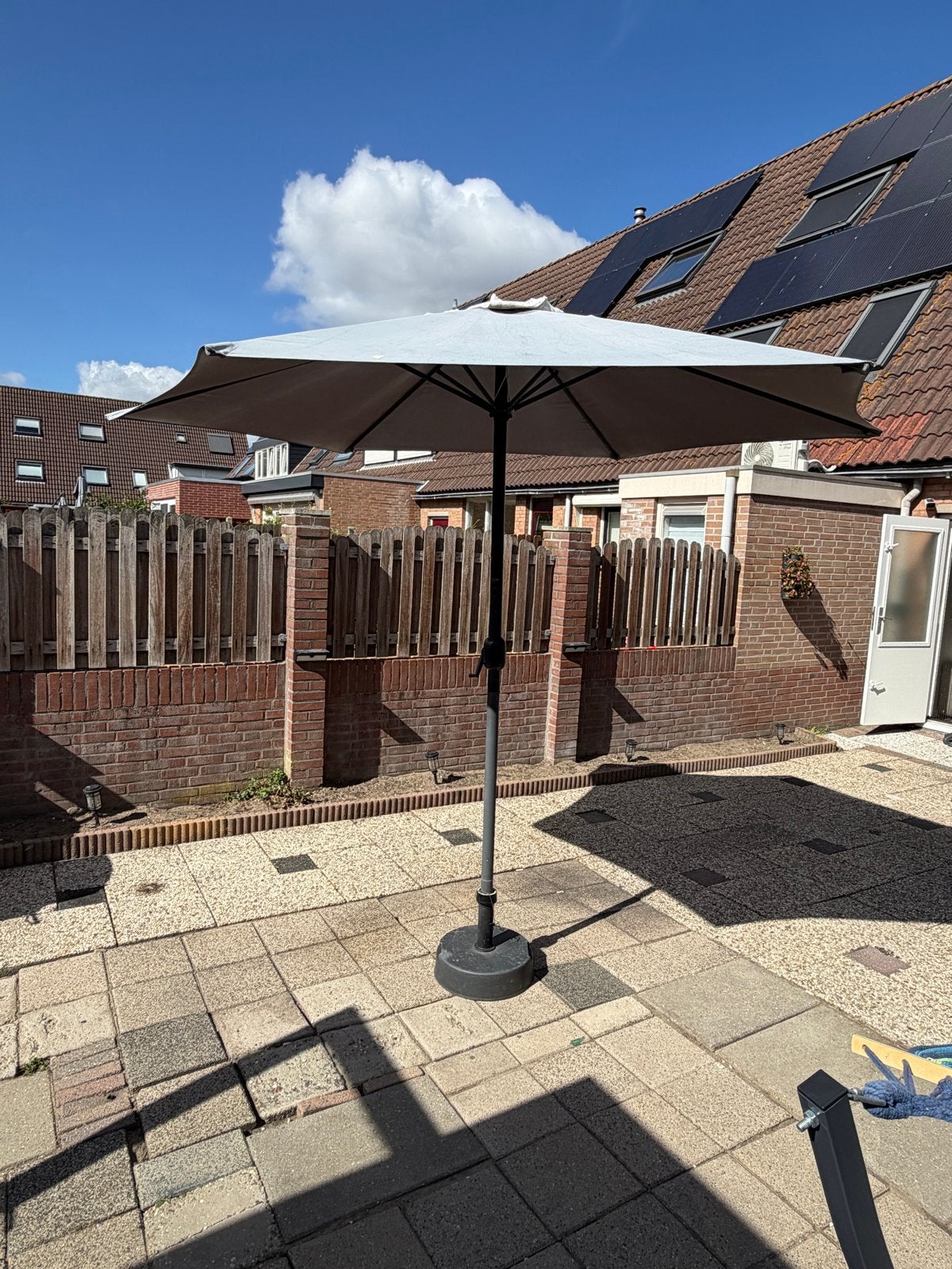 2x Parasol Ø 300cm compleet met verzwaarde voet, Ophalen, 2 tot 3 meter, Stokparasol, Verstelbaar