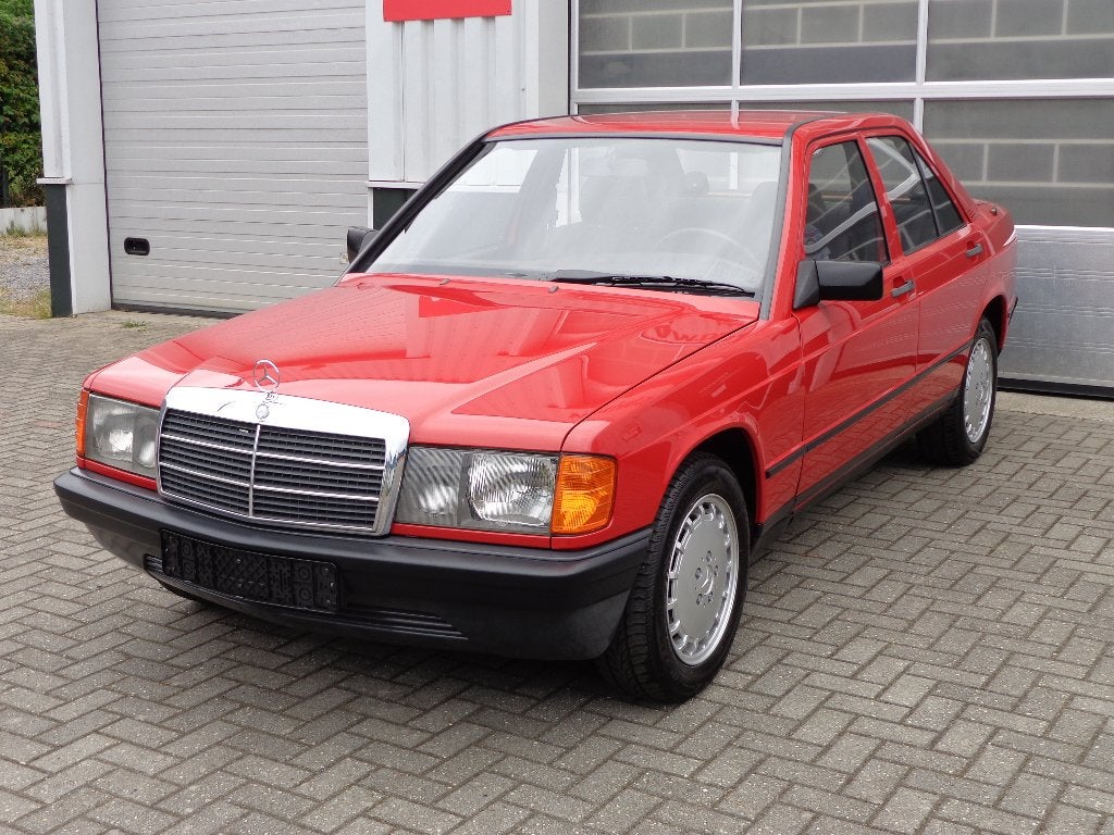 Mercedes 190 Diesel 2,5  5 Cilinder belastingvrij, Auto's, Zwart, Mercedes-Benz, Bedrijf, Sedan
