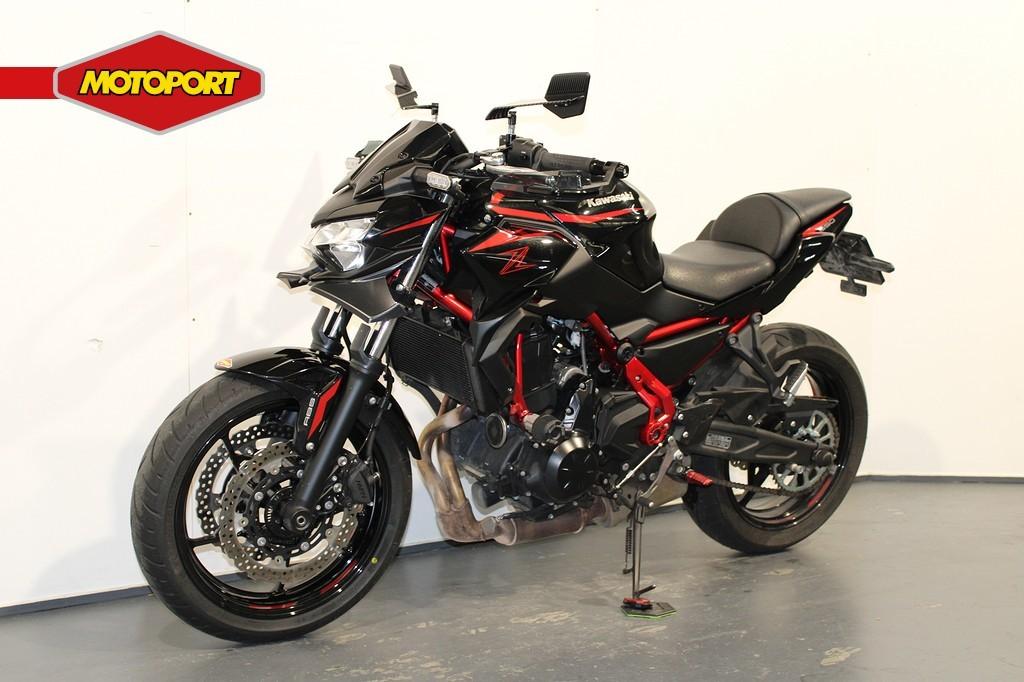 Kawasaki Z 650 (bj 2025), Bedrijf, Info@kawasaki.nl, Meer dan 35 kW, Jacobus Spijkerdreef 1-3
2132 PZ  Hoofddorp, NL