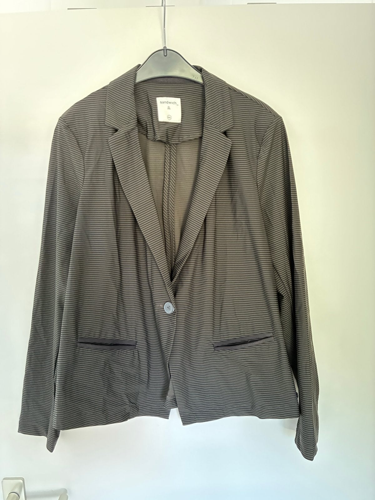 Sandwich gestreept jasje XXL - Zo goed als nieuw, Kleding | Dames, Jasjes, Kostuums en Pakken, Maat 46/48 (XL) of groter, Ophalen of Verzenden