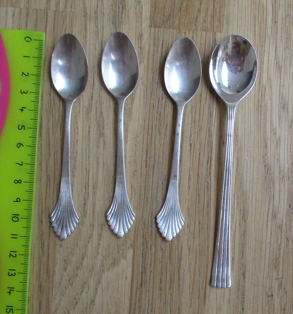 Verschillende douwe egberts theelepels 1 lange lepel empire, Ophalen of Verzenden, Rvs of Chroom