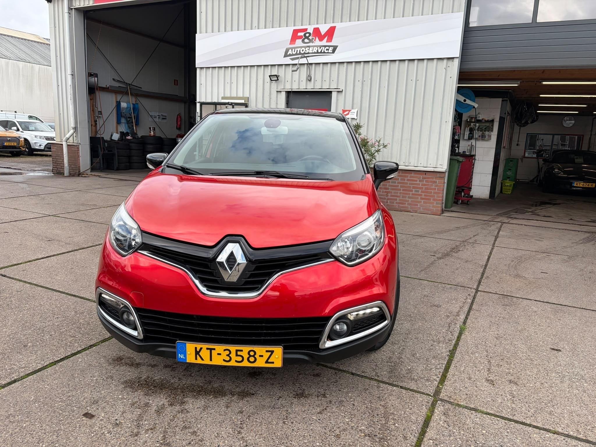 Foto 2 van Renault Captur 1.2 TCe Dynamique Clima, cruise, camera, trek