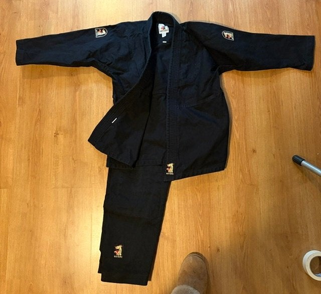 Matsuru zwart jiujitsupak/karatepak maat 150, Ophalen, Maat XS of kleiner, Vechtsportpak, Zo goed als nieuw