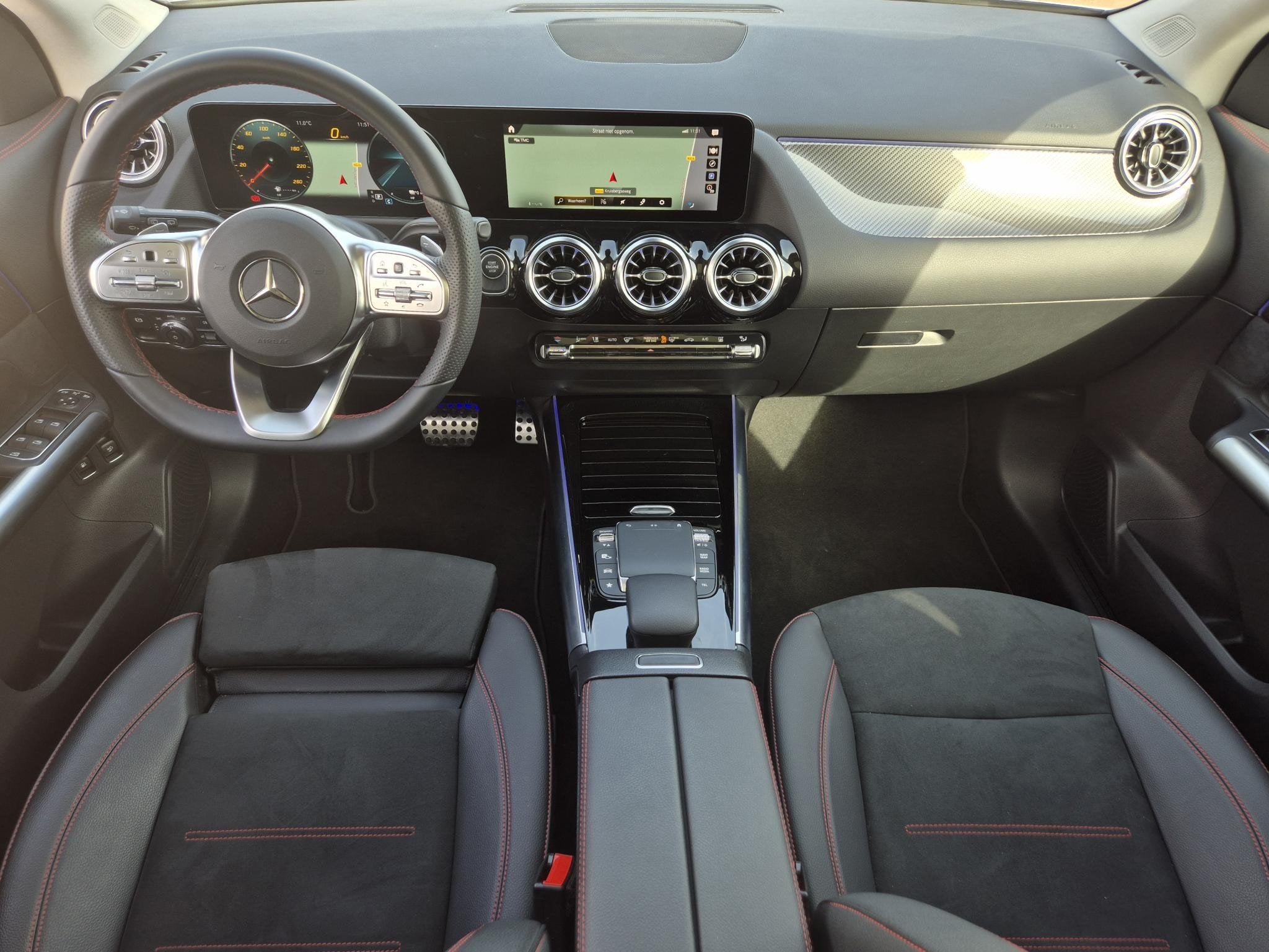 Mercedes-Benz GLA-klasse 250 e AMG Line / Dealer onderhouden, 4 cilinders, 16 kWh, Leder en Stof, Bedrijf