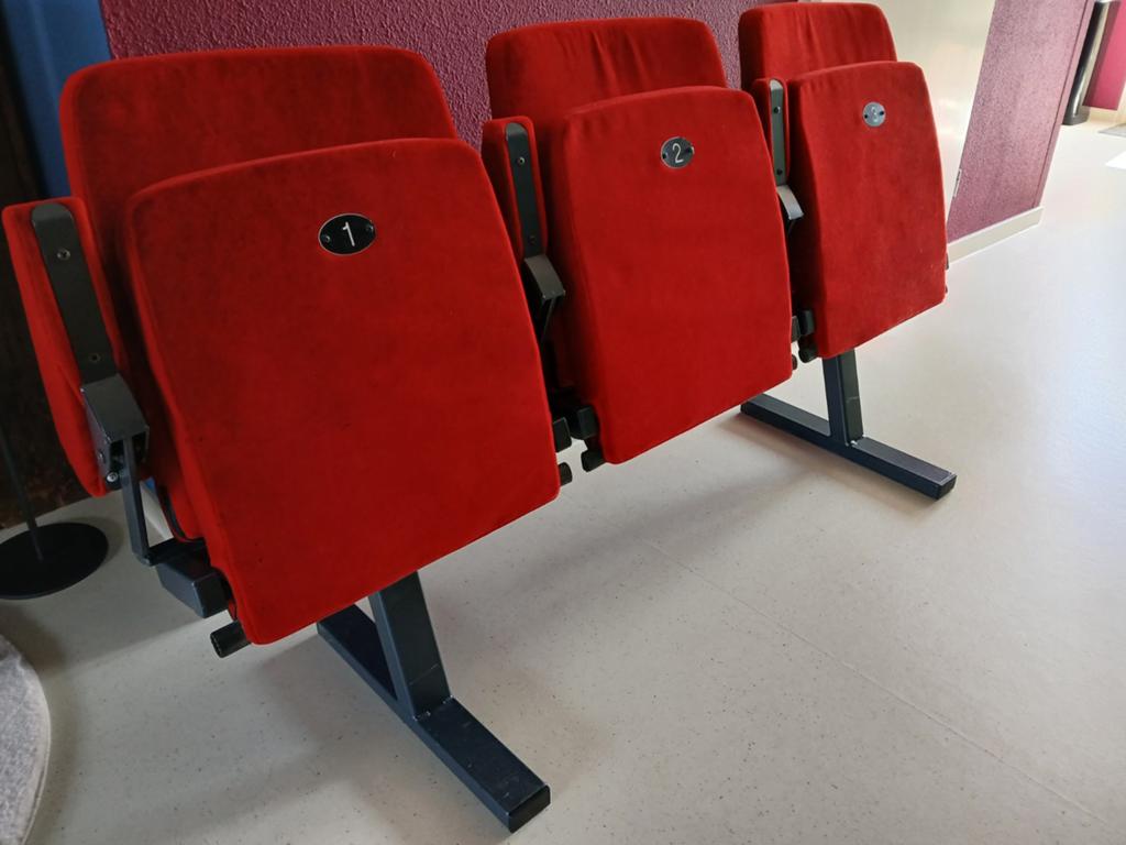Set van 3 bioscoopstoelen - Rood fluweel, Huis en Inrichting, Stoelen, Ophalen, Gebruikt, Vintage, Retro, Bioscoop, Drie