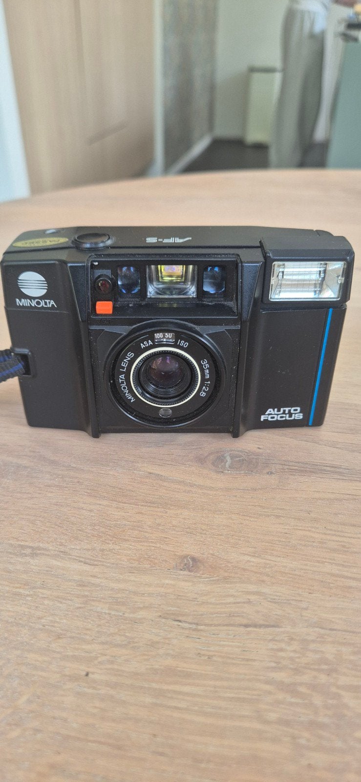 Minolta AF-S Compact Camera met Auto Focus en flitser, Ophalen of Verzenden