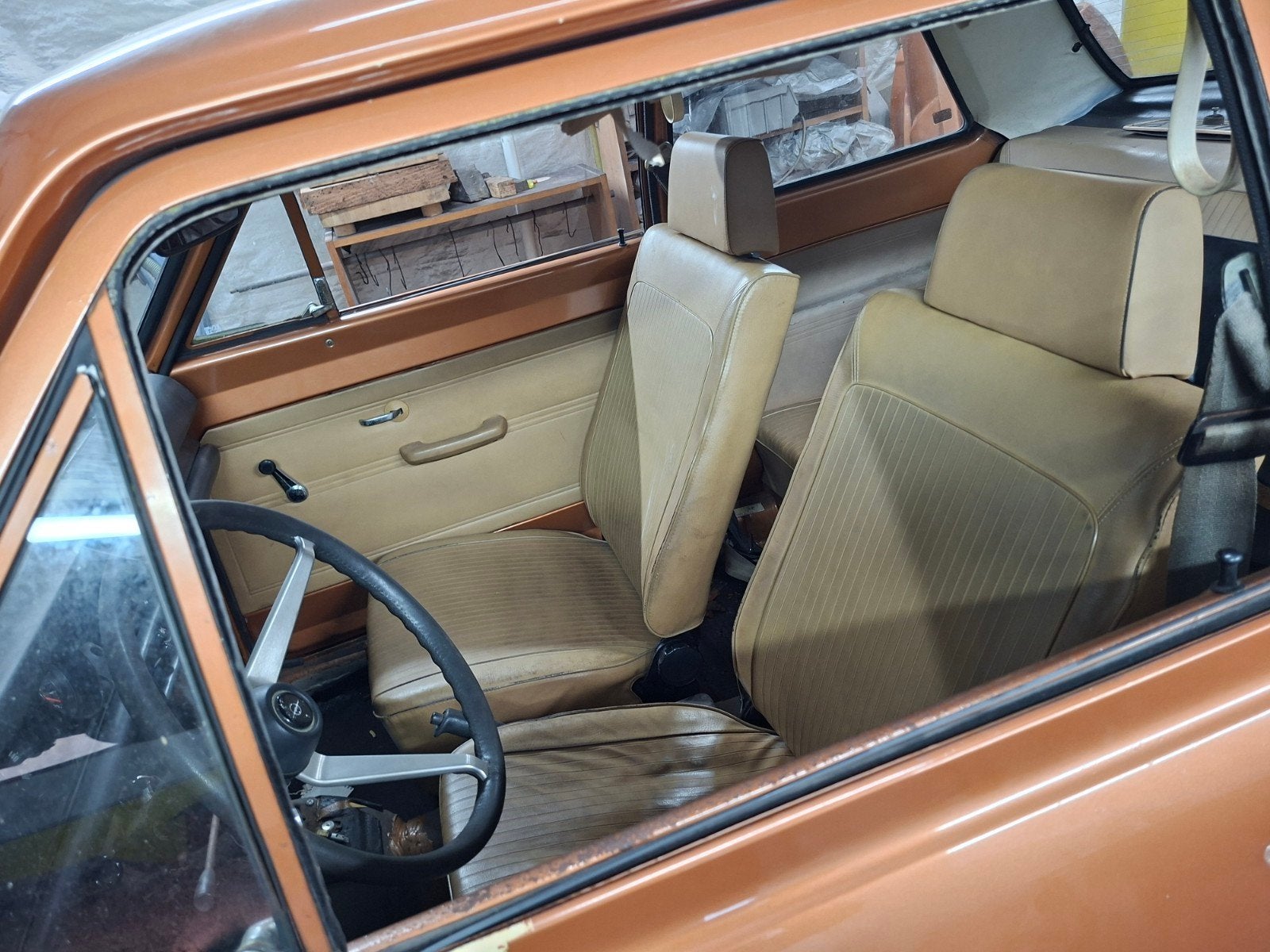 Compleet crème interieur Opel Kadett B met hoofdsteunen, Ophalen of Verzenden, Gebruikt, Opel