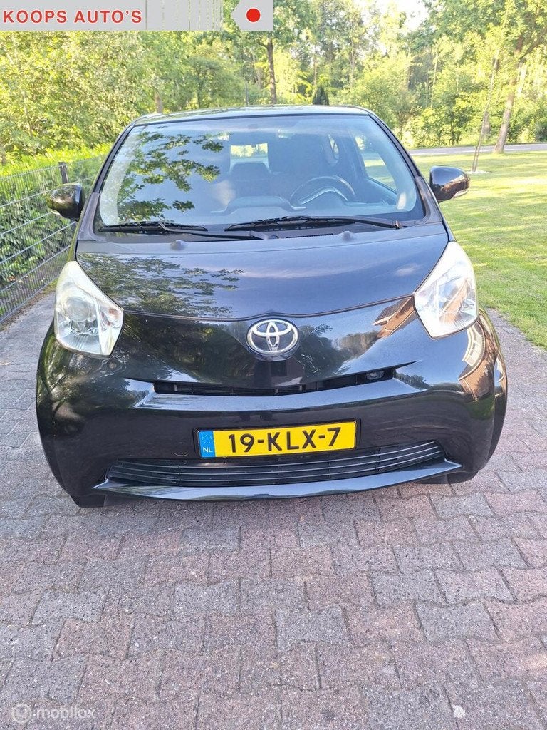 Toyota iQ 1.0 VVTi Black Edition, Auto's, Toyota, Gebruikt, 4 stoelen, Origineel Nederlands, Bedrijf