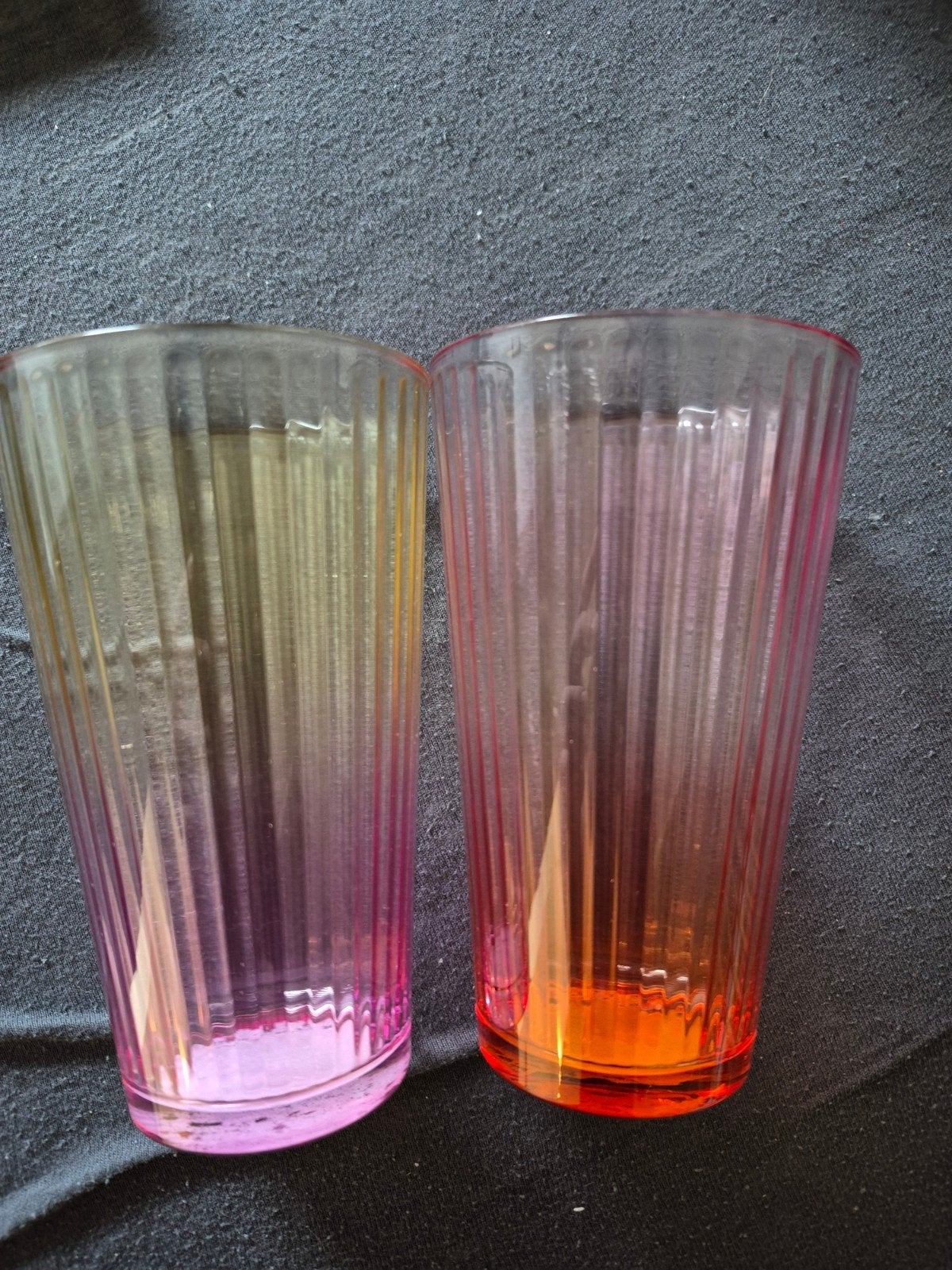 Set van 2 gekleurde glazen - roze/paars en oranje/rood, Ophalen, Meerkleurig, Overige merken, Glas
