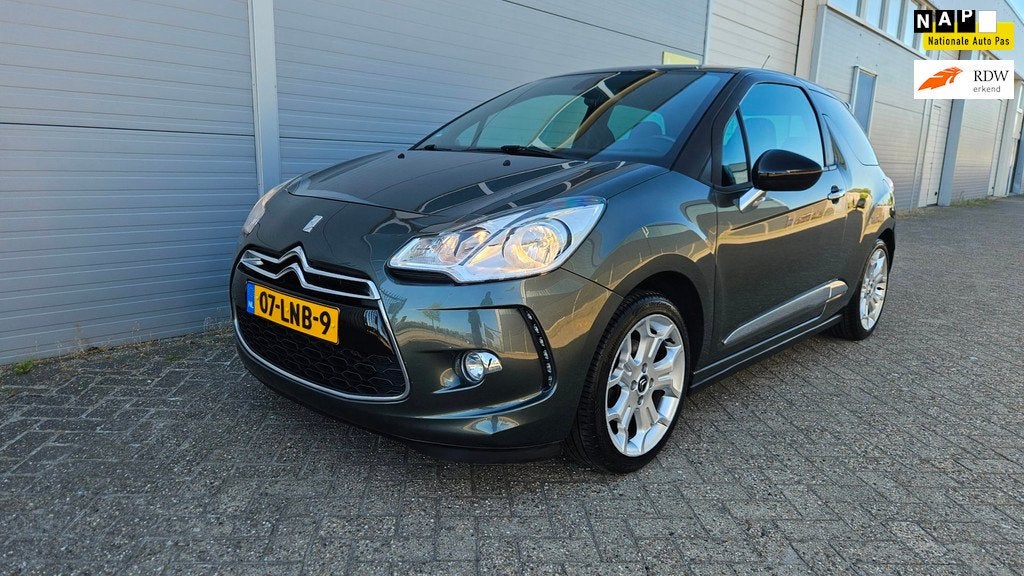 Citroen DS3 1.6 THP Sport Chic 156 PK + Leer + APK 05-2027, Auto's, Citroën, Euro 5, 15 km/l, Gebruikt, Zwart