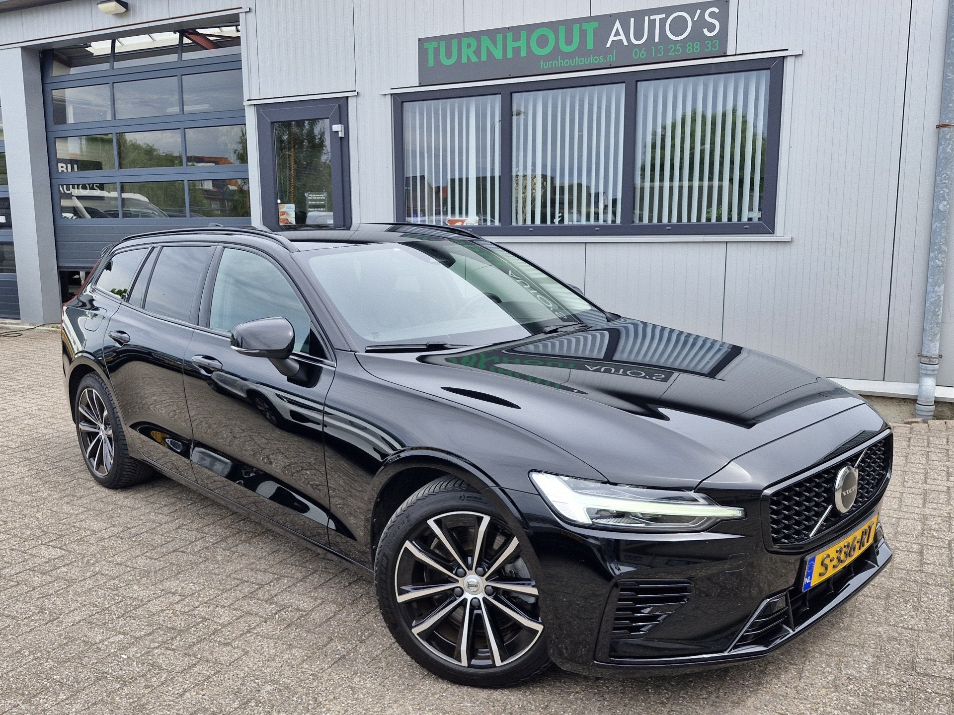 Volvo V60 T6 Plug-in hybrid AWD Plus Dark | Apple carplay |, Automaat, 145 pk, Gebruikt, 4 cilinders
