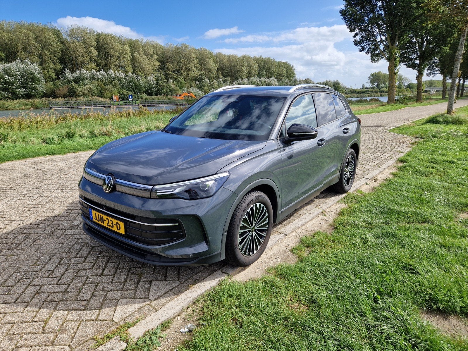 Volkswagen Tiguan 1.5 Etsi 130pk Dsg-7 2024 Grijs, Auto's, 1498 cc, 4 cilinders, 1600 kg, SUV of Terreinwagen