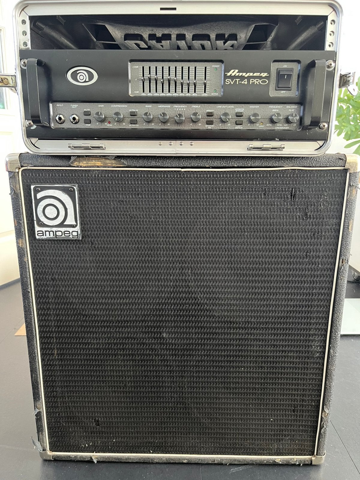 Ampeg SVT-4 PRO + SVT-210 HE – krachtige Ampeg basstack, Ophalen, Gebruikt, Basgitaar, 100 watt of meer
