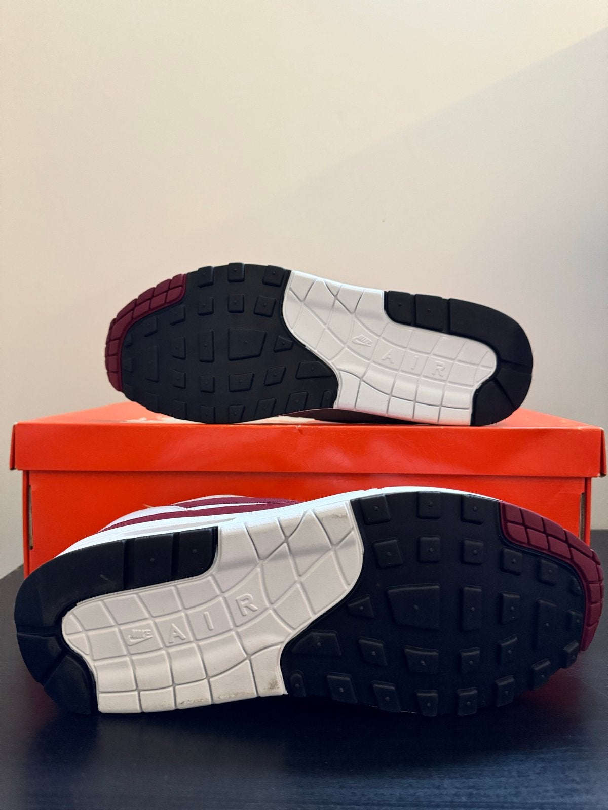 Nike Air Max 1 x Stranger Things "Steve Harrington", Ophalen of Verzenden, Nieuw, Overige kleuren, Sneakers of Gympen