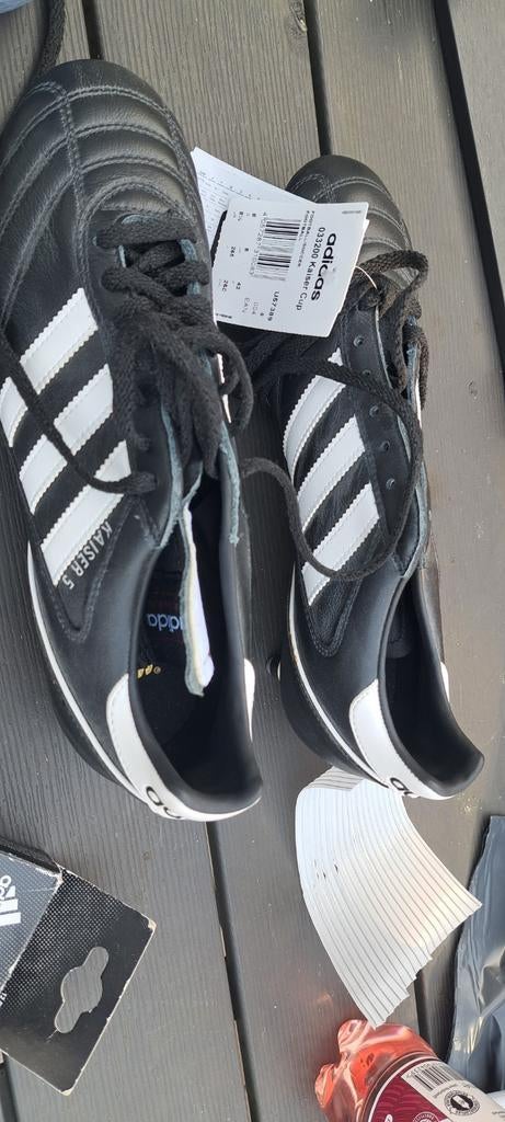 Adidas Kaiser  leren voetbalschoenen, nieuw, maat 42, Maat XS of kleiner, Ophalen of Verzenden, Nieuw, Schoenen