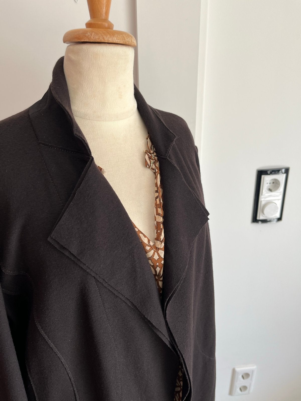 Bruin wollen jasje blazer Marccain, Bruin, Maat 42/44 (L), Ophalen of Verzenden, Jasje