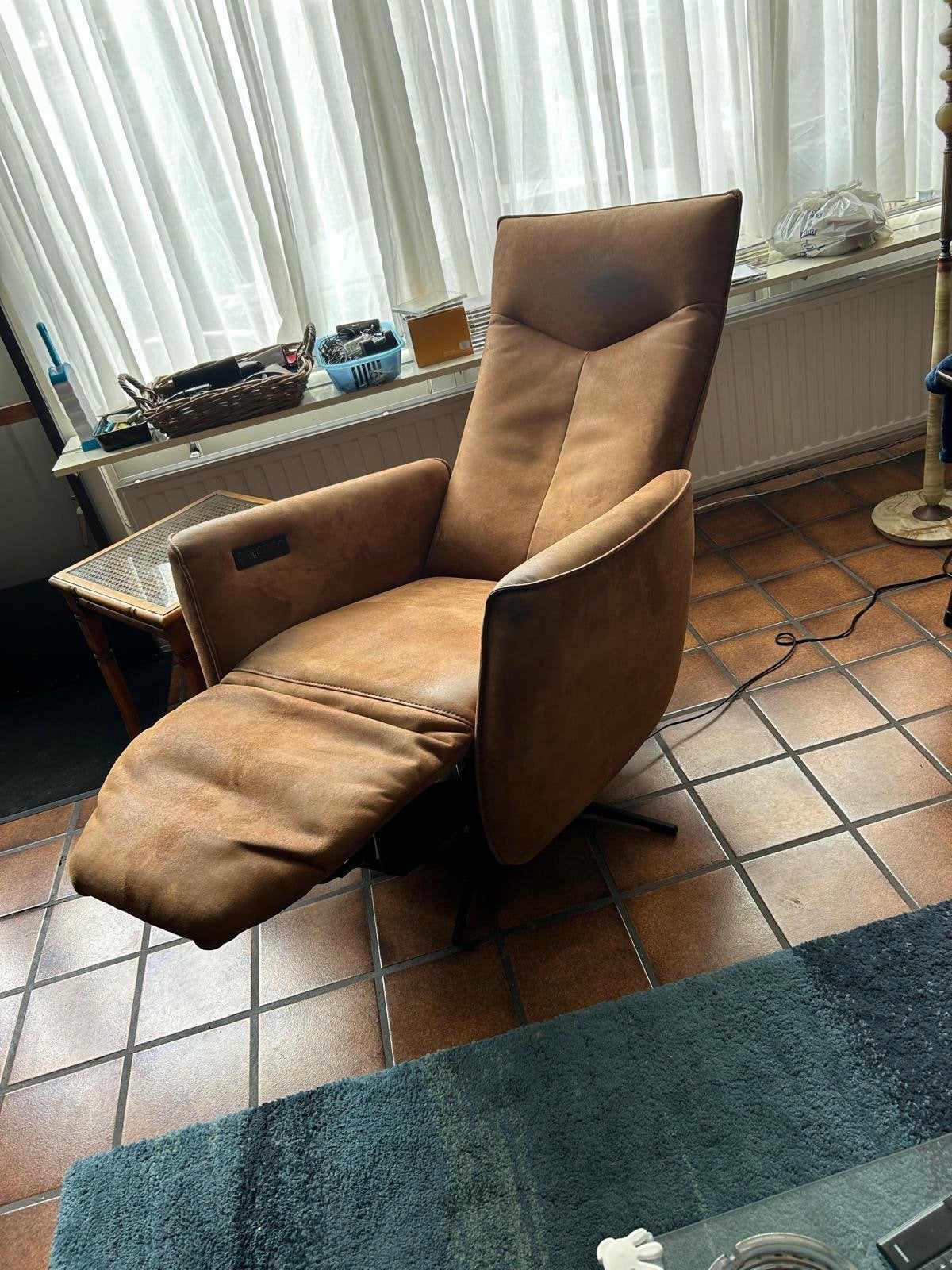 Sta op stoel met USB oplaadpunt, Ophalen, Gebruikt, Bruin, Eén