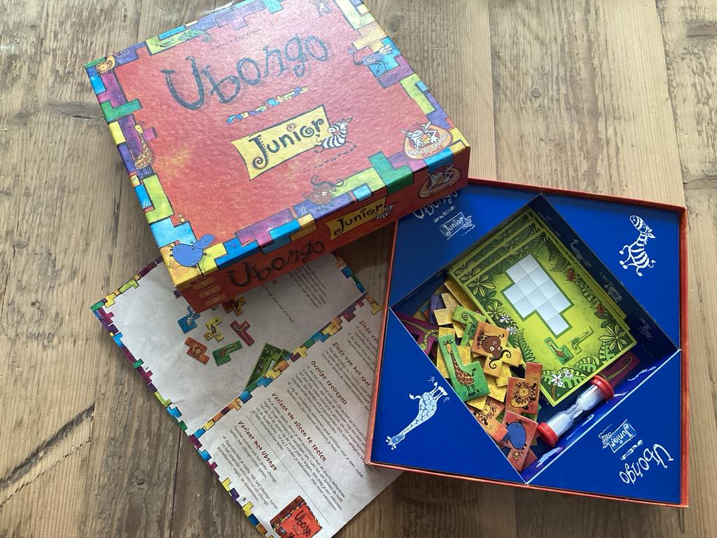 Ubongo Junior bordspel - Puzzelplezier voor kinderen, Hobby en Vrije tijd, Een of twee spelers, Ophalen of Verzenden, Zo goed als nieuw