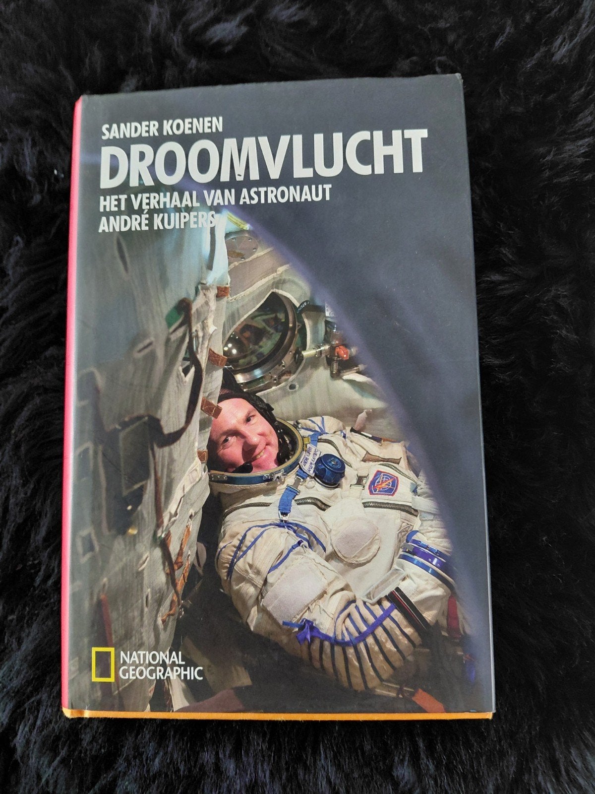 Droomvlucht: Het verhaal van astronaut André Kuipers, Ophalen of Verzenden, Gelezen, Sander Koenen, Nederland