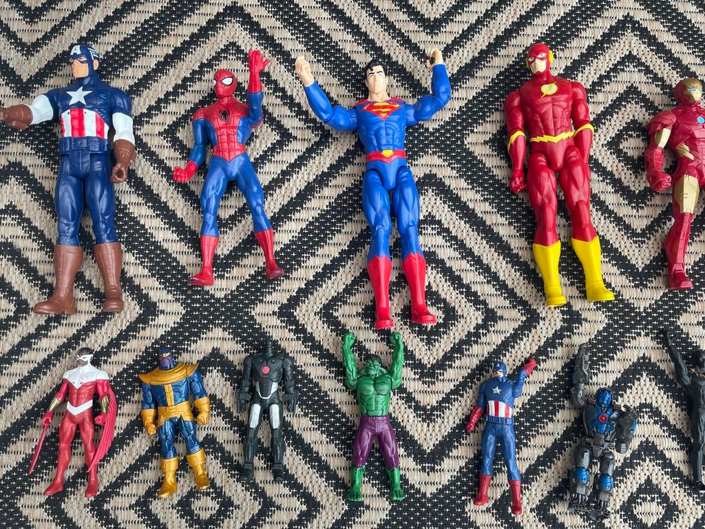 Avengers / superhelden / actiefiguren grote en kleine, Ophalen of Verzenden, Poppenhuis