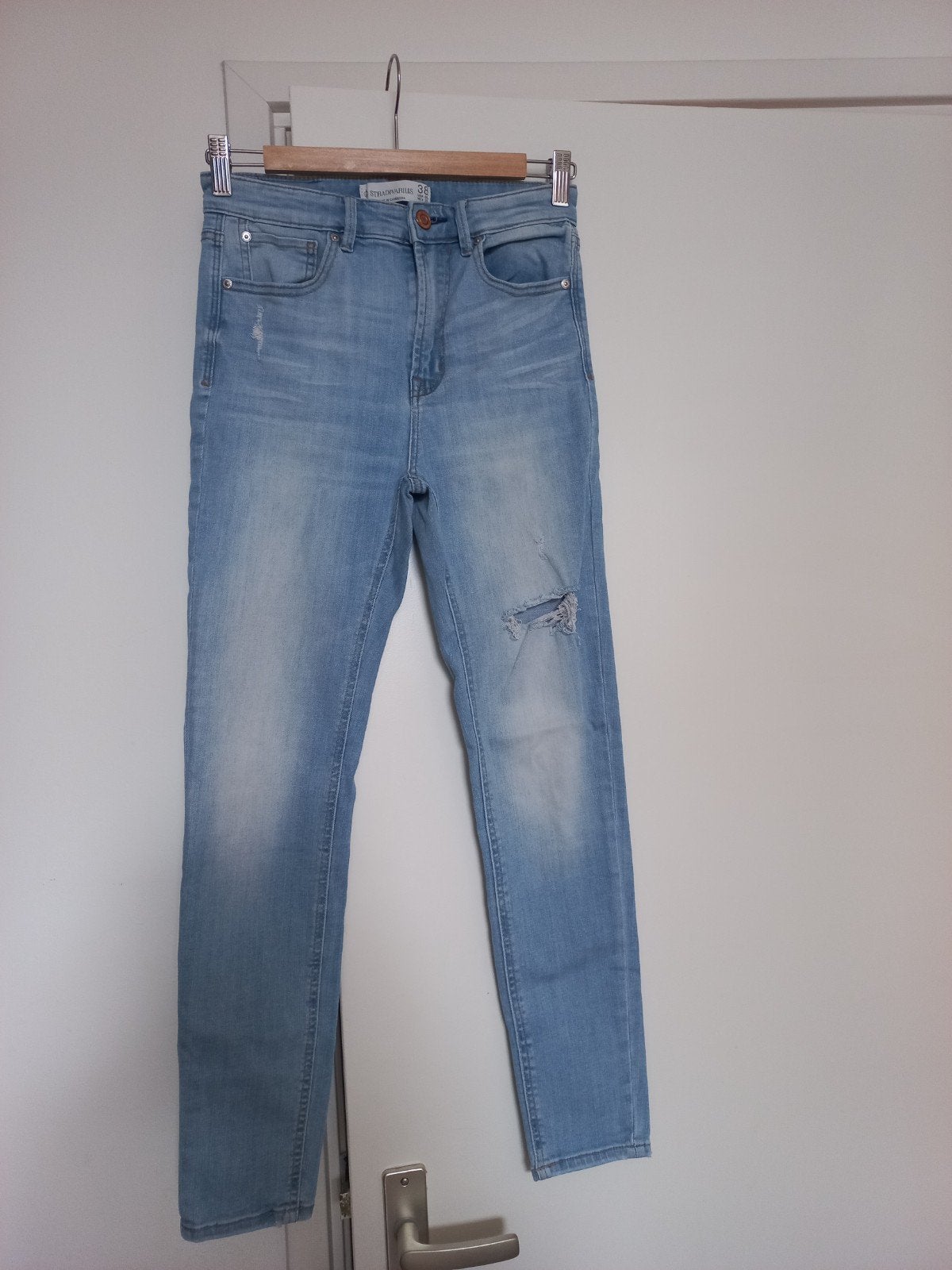Broek maat 38, amper gedragen, als nieuw Stradivarius, Ophalen of Verzenden, Zo goed als nieuw, Blauw, W30 - W32 (confectie 38/40)