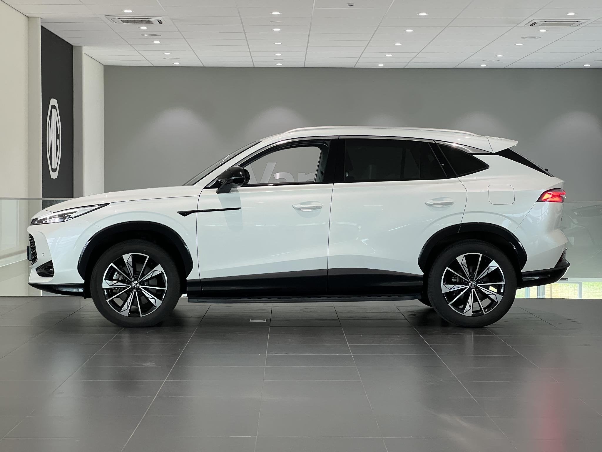 MG HS 1.5 PHEV Luxury | 100km Electrisch | Navi | CarPlay |, Auto's, MG, 12 maanden, Stof, 4 cilinders, Hybride Elektrisch/Benzine