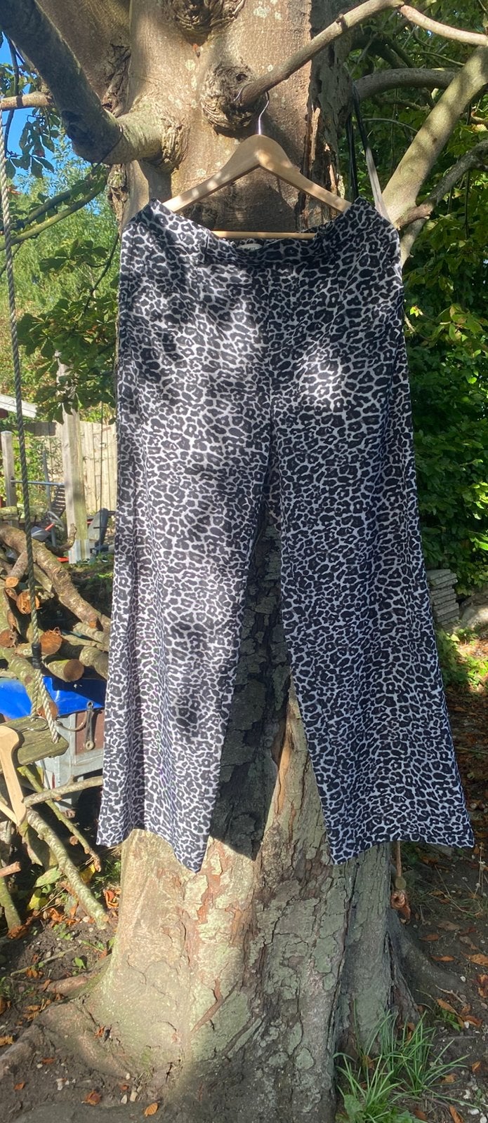 Leuke wijde broek met luipaardprint OBJECT mt 44, Zwart, Maat 42/44 (L), Ophalen of Verzenden, Zo goed als nieuw