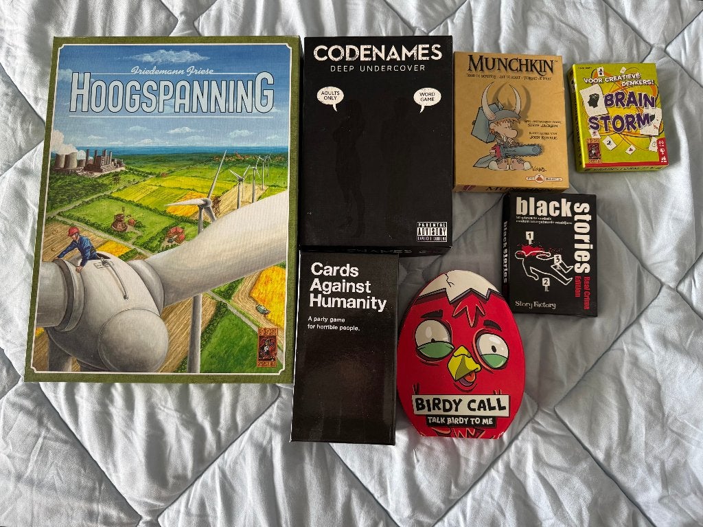 Bordspellen Cards against humanity, Codenames, Munchkin e.a., Vijf spelers of meer, Ophalen of Verzenden, Zo goed als nieuw, Reisspel