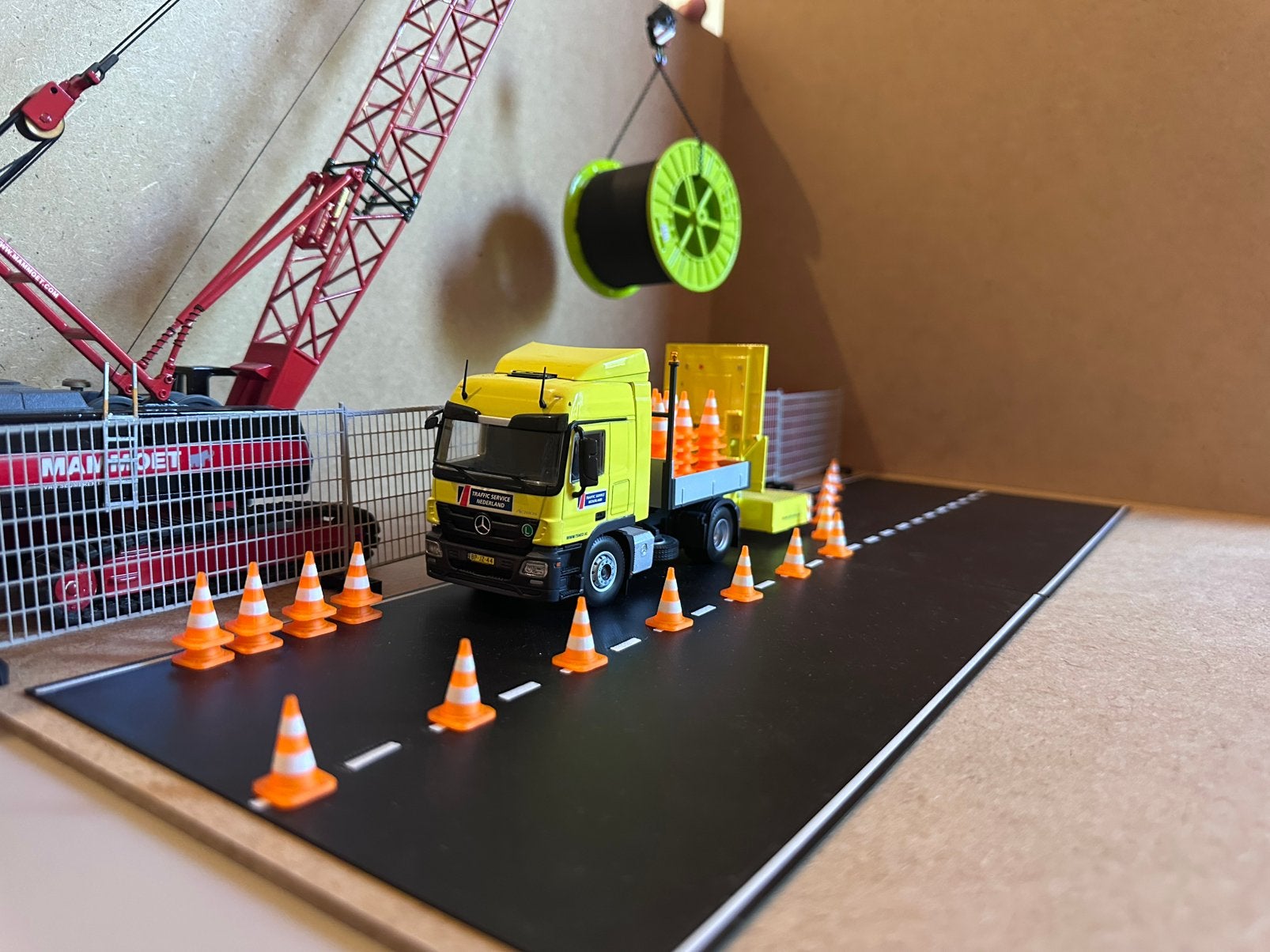 Tekno WSI, pionnen, wegdek, wegwerkzaamheden 20 stuks, Ophalen of Verzenden, Zo goed als nieuw, Bus of Vrachtwagen, Tekno