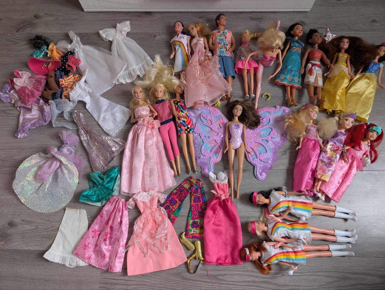 Grote collectie Barbiepoppen en accessoires, Kinderen en Baby's, Speelgoed | Poppen, Ophalen, Gebruikt, Barbie