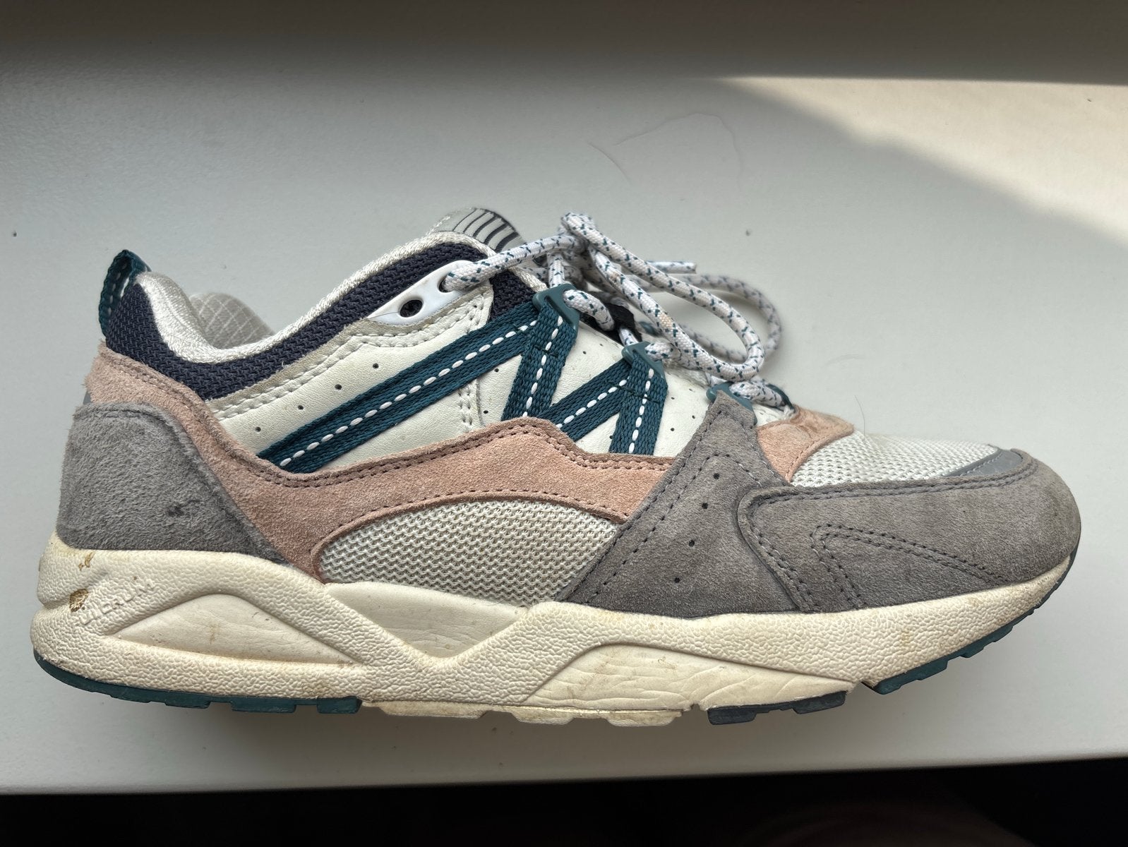 Karhu Fusion 2.0 Sneakers - Unisex Maat 40, Ophalen of Verzenden, Gedragen, Grijs, Sneakers of Gympen