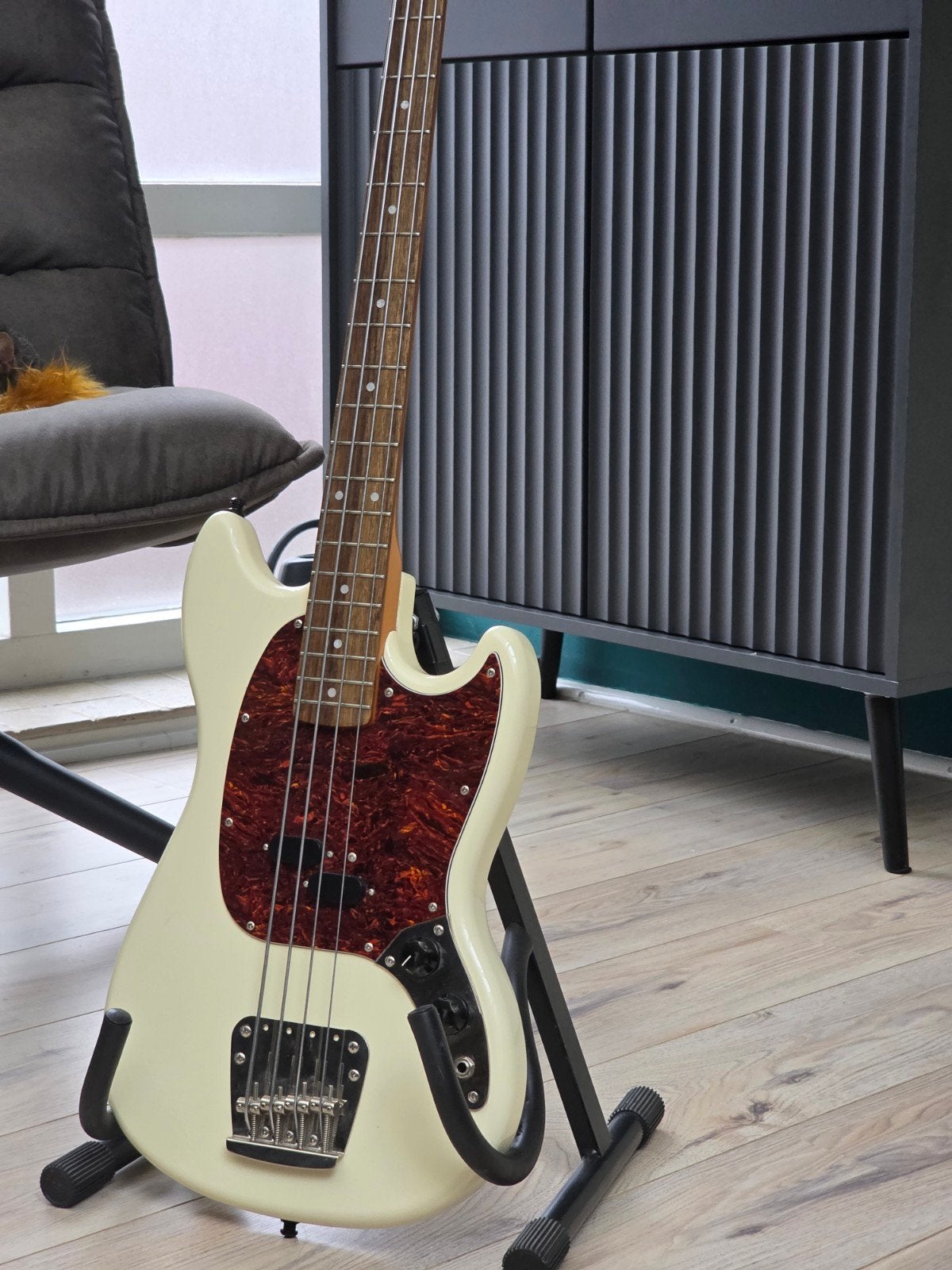 Squier Classic Vibe 60s Mustang Bass (Short Scale) Wit, Muziek en Instrumenten, Ophalen, Zo goed als nieuw, Elektrisch