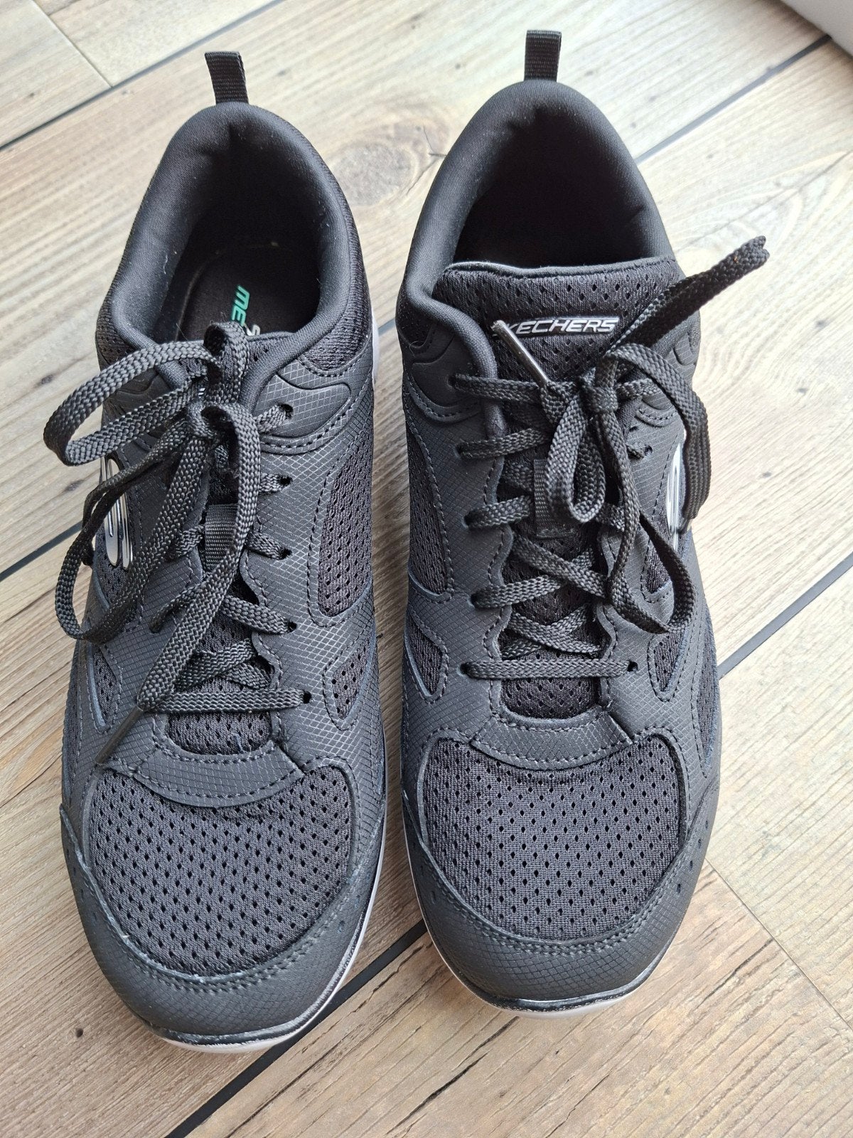 Dames Skechers Memory Foam Sneakers Maat 40 Zwart, Kleding | Dames, Schoenen, Zo goed als nieuw, Zwart, Ophalen of Verzenden