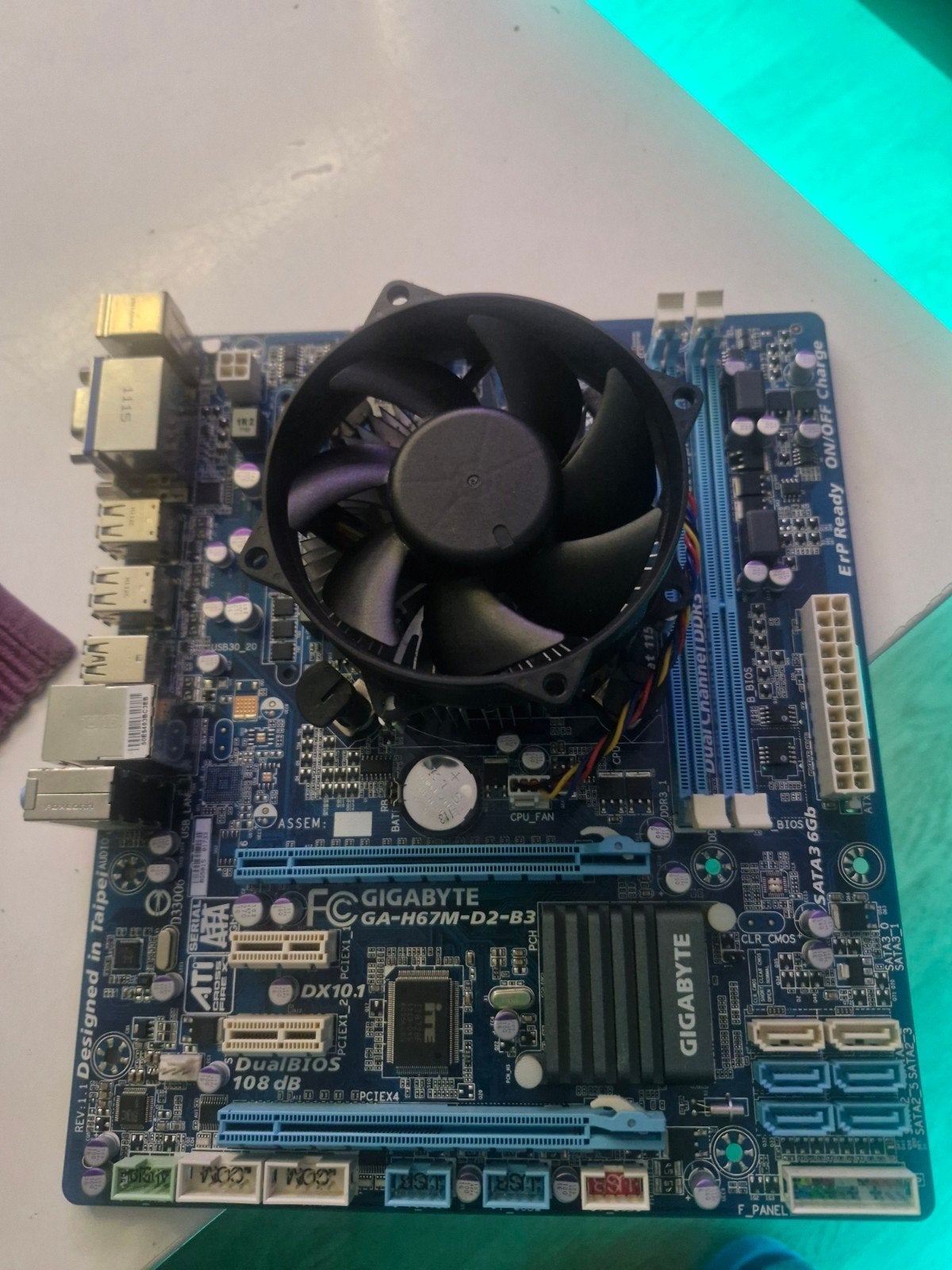 Gigabyte GA-H67M-D2-B3 met Intel CPU core i5  3.2ghz, Computers en Software, Gebruikt, DDR3, Ophalen of Verzenden, Micro-ATX