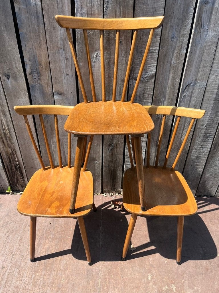 Vintage Scandinavische spijlenstoelen (100 op voorraad), Bruin, Ophalen of Verzenden, Vijf, Zes of meer stoelen, Hout