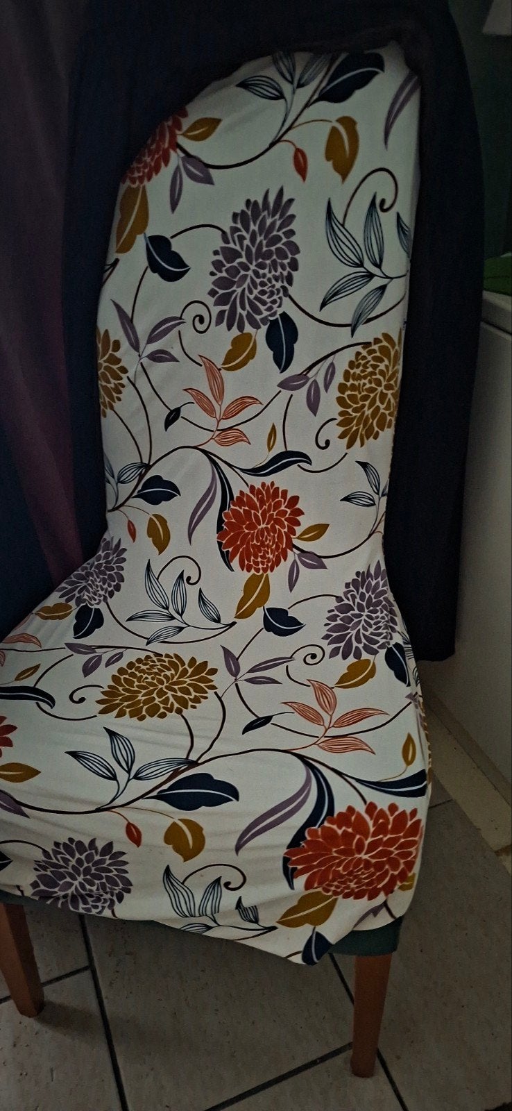 2 stoelhoezen met bloemen botanisch eetstoelen groen leer 4x, Huis en Inrichting, Stoelen, Ophalen, Gebruikt, Overige kleuren