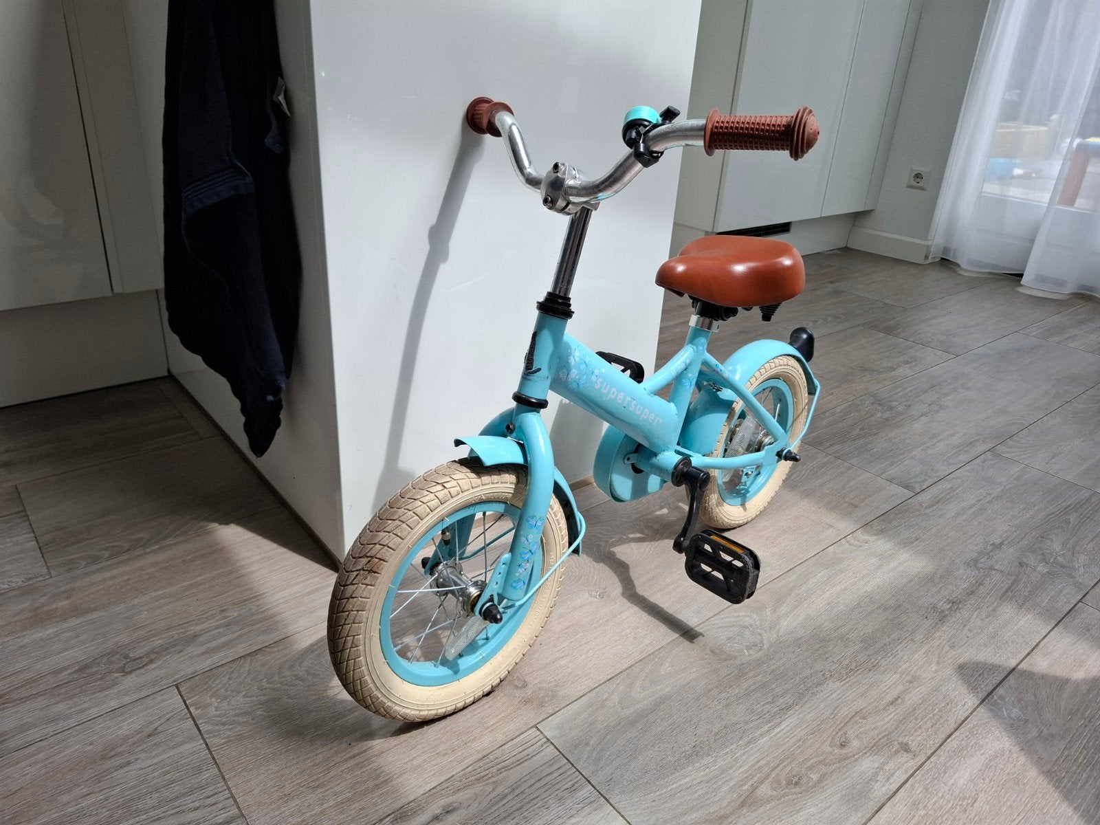 Super super Kinderfietsje 12 inch, incl poppenstoeltje, Fietsen en Brommers, Ophalen, Gebruikt, Minder dan 16 inch